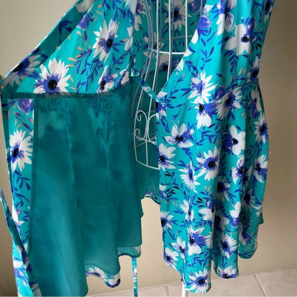 NWT Yumi Kim wrap dress in perfect day bouquet flower print silk size XS - Picture 8 of 10